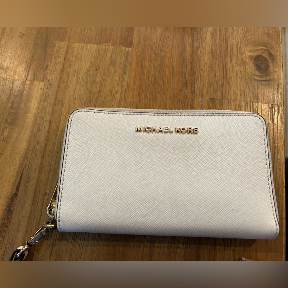 Michael Kors Cream Zip-Around Wallet